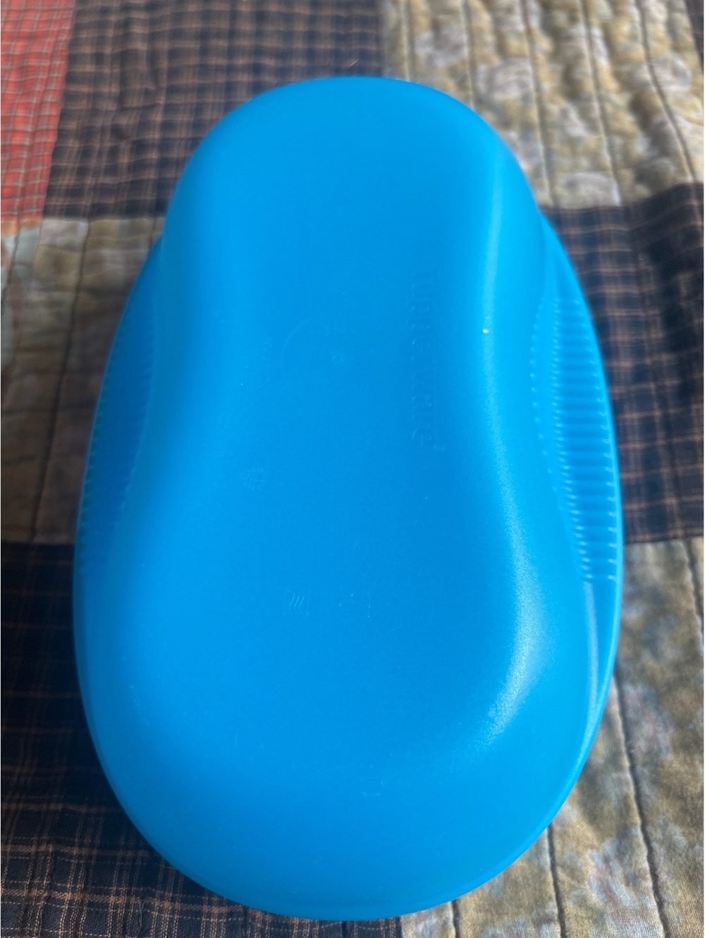 Tupperware Blue Plastic Ventilated Container - Picture 2 of 5